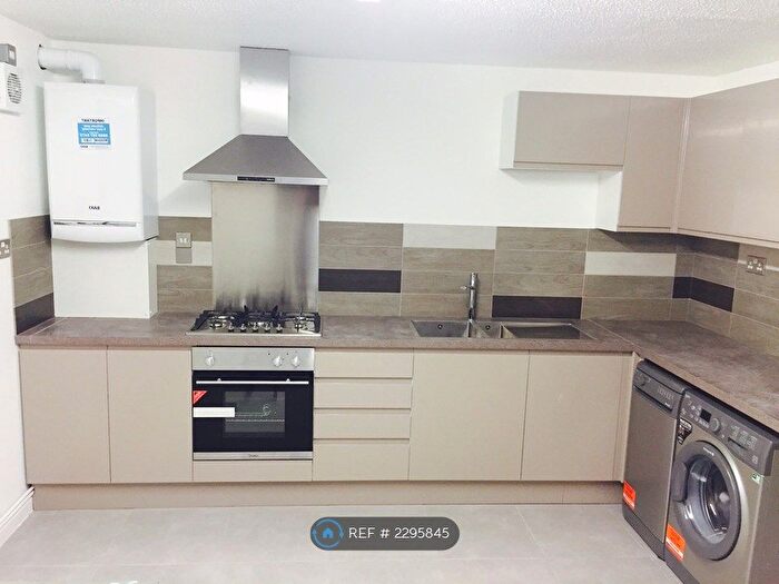 5 Bedroom Terraced House To Rent In Gadd Street, Nottingham, NG7