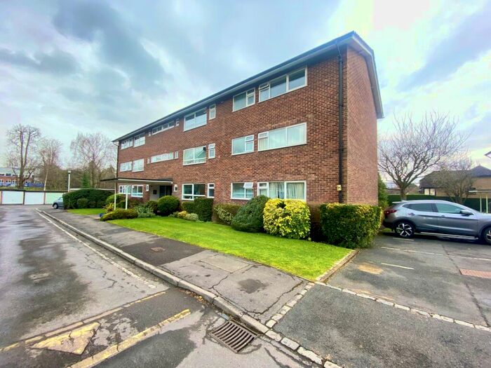3 Bedroom Apartment To Rent In St. Margarets, Guildford, GU1