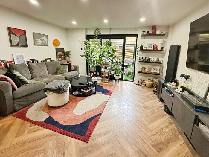 3 Bedroom Terraced House For Sale In Woolf Close, London, SE28
