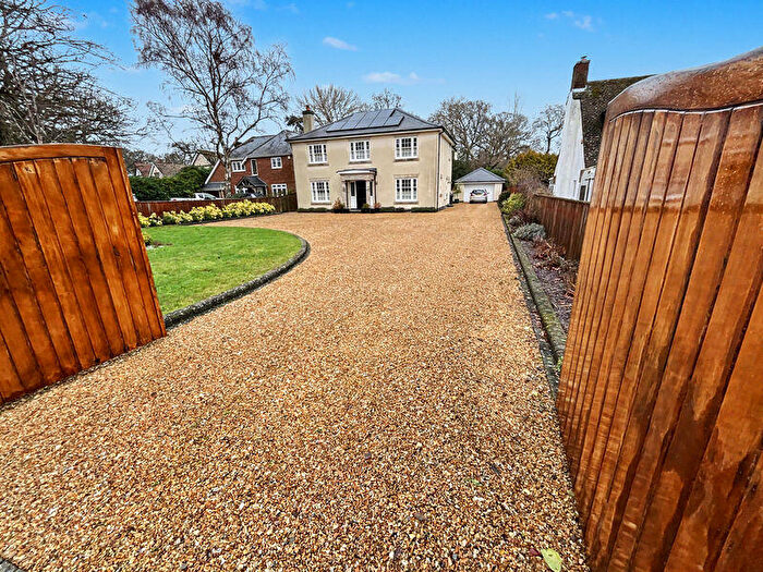 5 Bedroom Detached House For Sale In West Christchurch, BH23