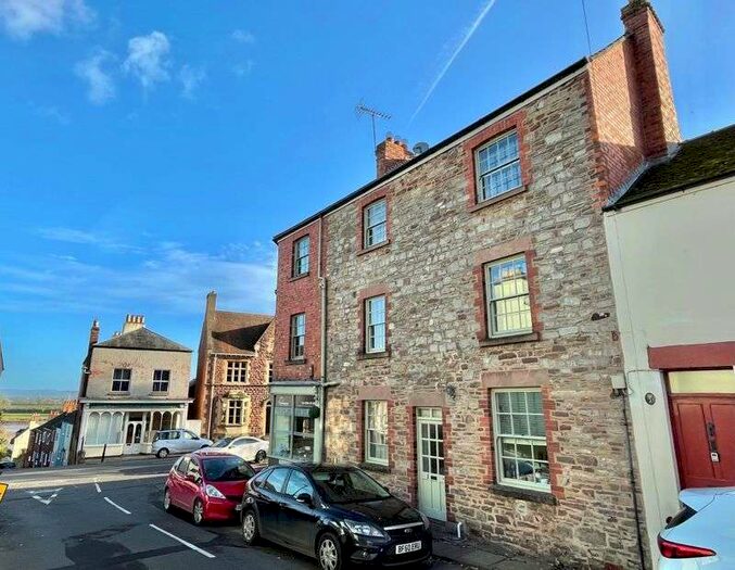 3 Bedroom Property For Sale In Dean Road, Newnham, GL14