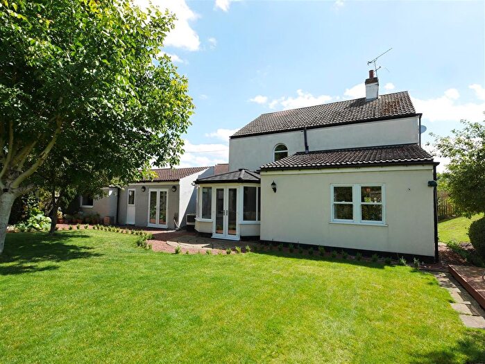 3 Bedroom Detached House For Sale In Barmby-On-The-Marsh, Goole, DN14