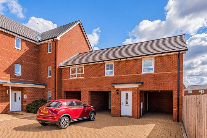 2 Bedroom Maisonette For Sale In Blandings Way, Emsworth, PO10