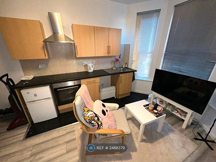 Studio To Rent In Thornbury Avenue, Southampton, SO15