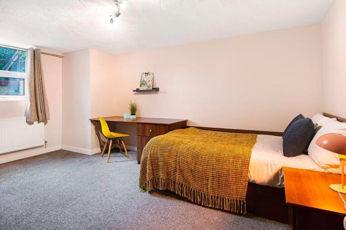 8 Bedroom House To Rent In Stanmore Place, Leeds, LS4