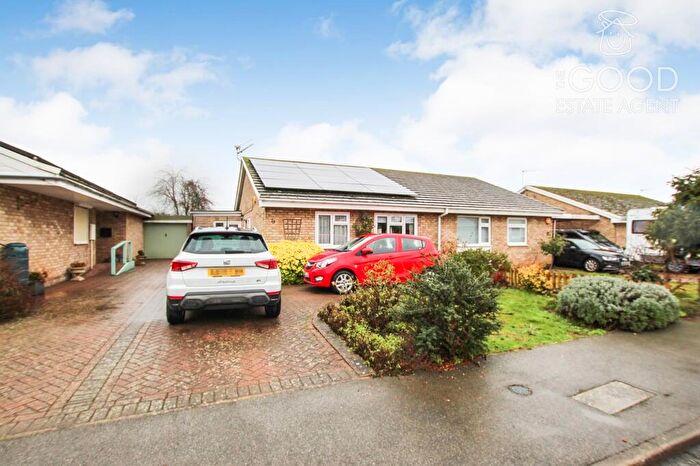 2 Bedroom Bungalow For Sale In Meadowcroft, Stretham, CB6