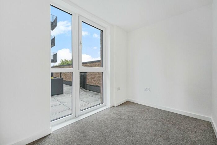2 Bedroom Flat To Rent In Beacon Place, Milton Keynes, Buckinghamshire, MK2