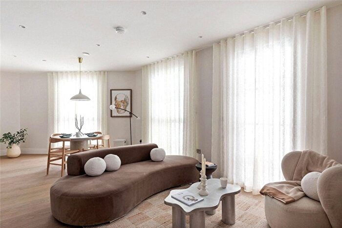 2 Bedroom Flat For Sale In The Langdon, Byron Street, London, E14