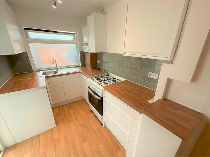 3 Bedroom Detached House To Rent In Hedgemans Road, Dagenham, RM9