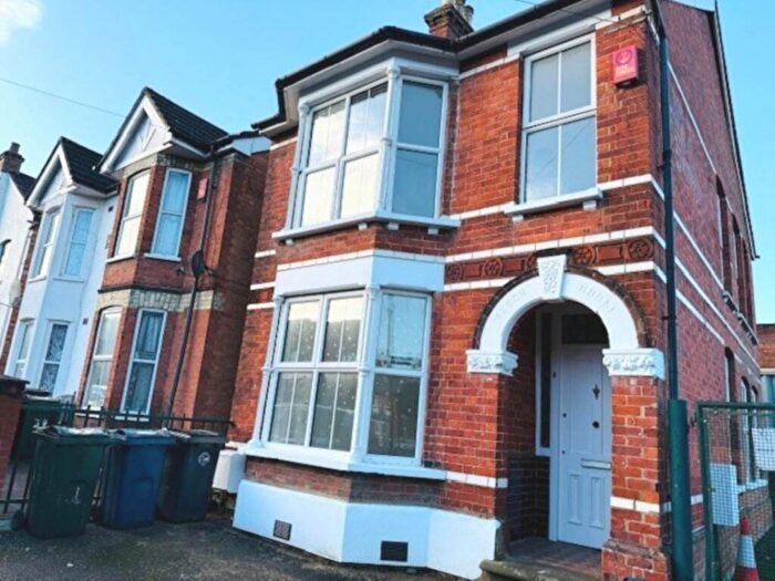 3 Bedroom Terraced House To Rent In Lindsay Avenue, High Wycombe, HP12