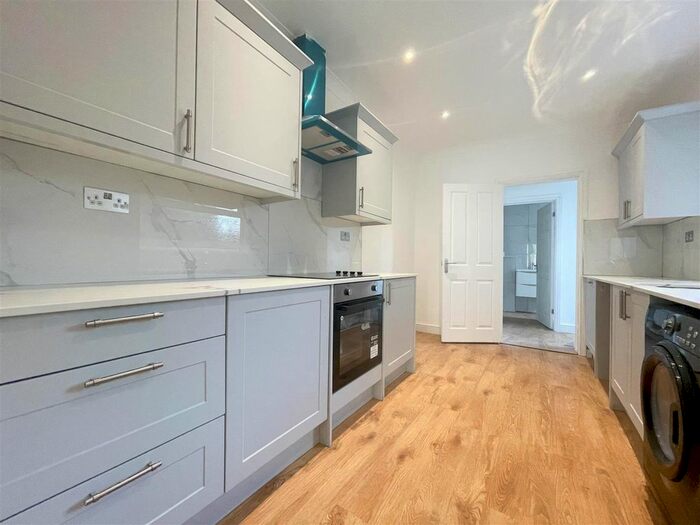 3 Bedroom Terraced House To Rent In Bradbourne Road, Grays, RM17