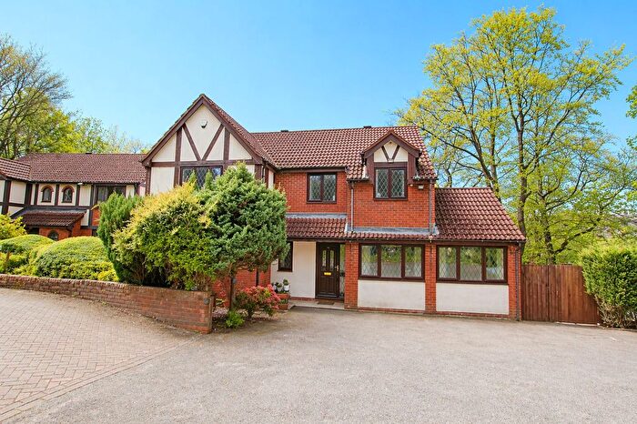 4 Bedroom Detached House For Sale In Shawclough Road, Rochdale, OL12