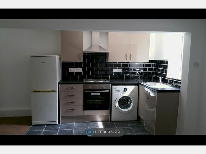 Studio To Rent In Burley, Leeds, LS4