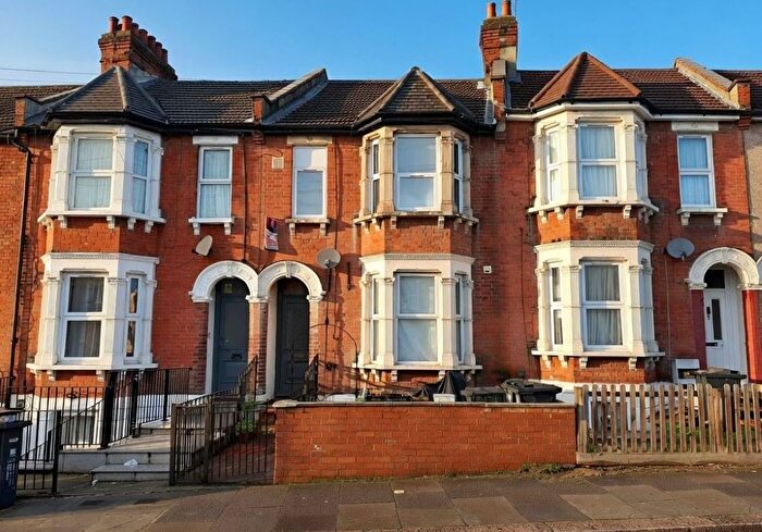 1 Bedroom Flat For Sale In C Britannia Road, Ilford, Redbridge, IG1