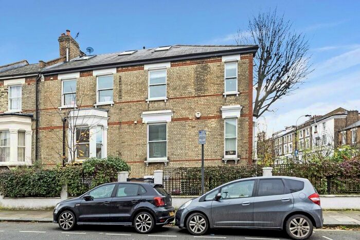 2 Bedroom Flat To Rent In Thornfield Road, London, W12