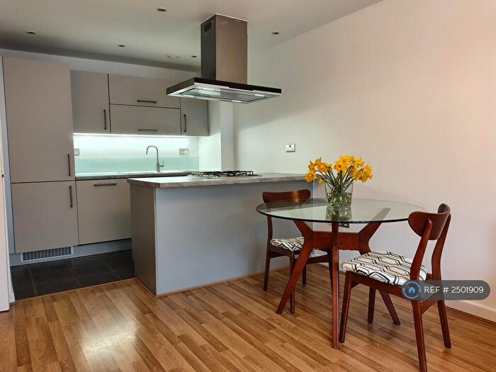 1 Bedroom Flat To Rent In Merchant Street, London, E3