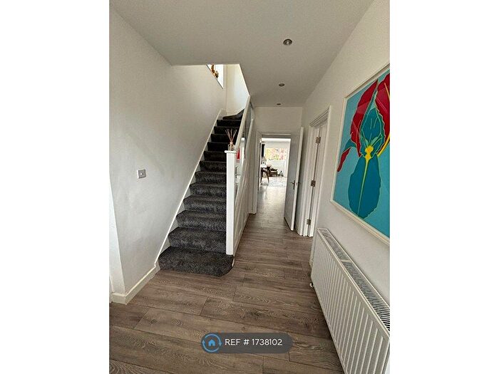 5 Bedroom Semi-Detached House To Rent In Goodhart Way, West Wickham, BR4