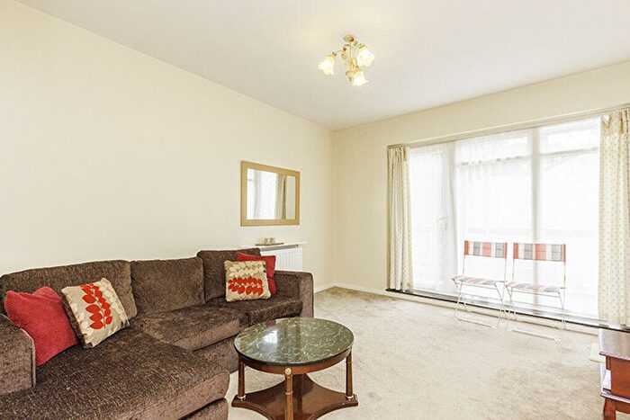 1 Bedroom Flat To Rent In Pembridge Villas, Notting Hill, W11