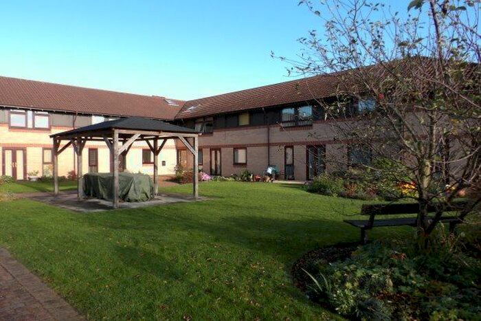 2 Bedroom Flat To Rent In Harrison Court, Nottingham, NG13