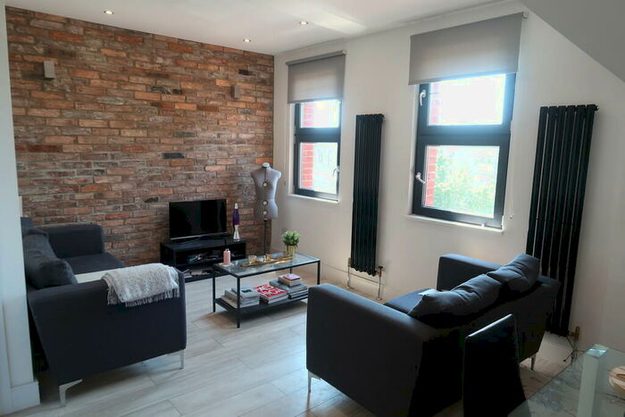 2 Bedroom Apartment To Rent In Holloway Road, London, N19