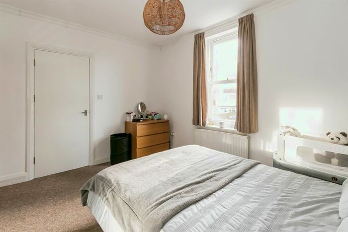 1 Bedroom Flat For Sale In Sea Road, Boscombe, Bournemouth, BH5