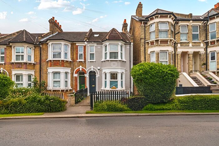4 Bedroom End Of Terrace House For Sale In Beechfield Road, London, SE6
