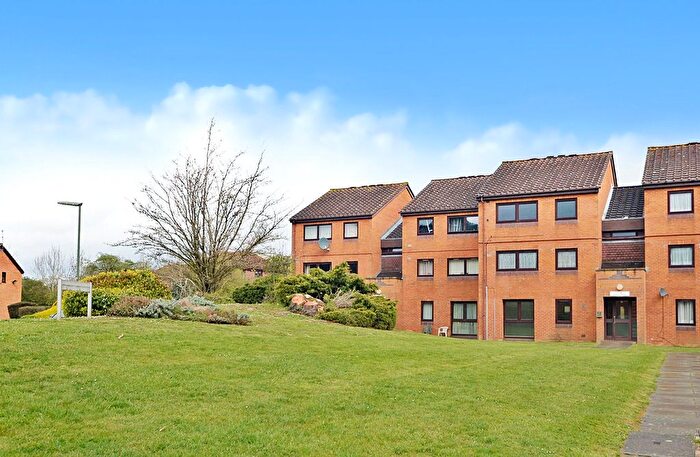 2 Bedroom Flat To Rent In Horley, Surrey, RH6