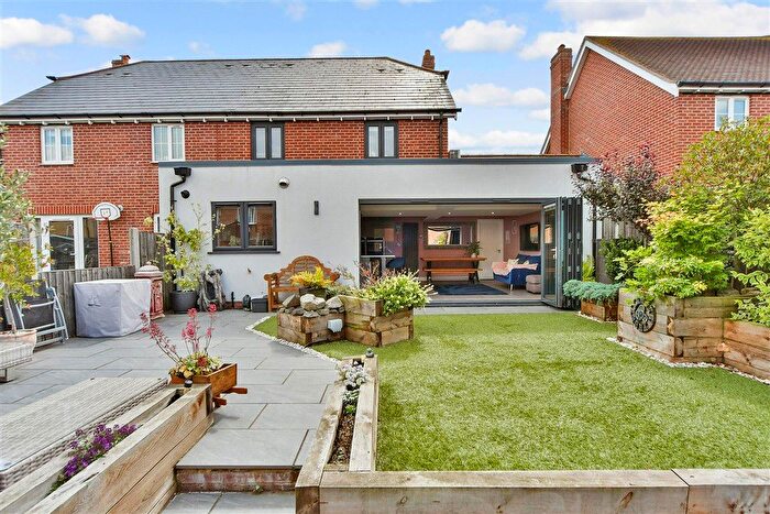 3 Bedroom Semi-Detached House For Sale In Ringlet Grove, Iwade, Sittingbourne, Kent, ME9