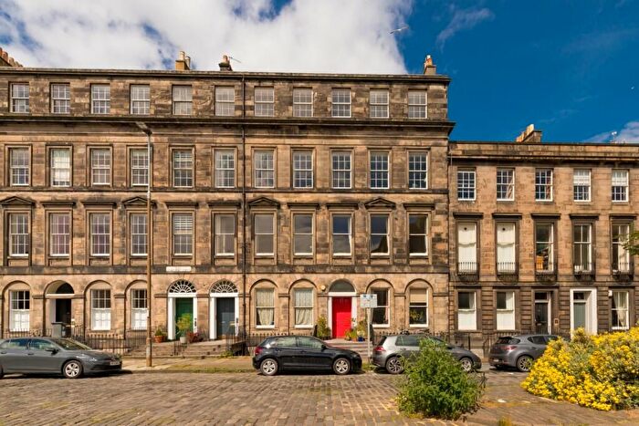4 Bedroom Flat To Rent In East Claremont Street, New Town, Edinburgh, EH7