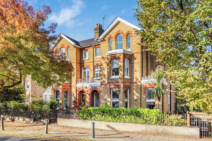 2 Bedroom Flat To Rent In Sheen Road, Richmond, TW9