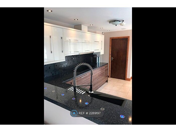 3 Bedroom Maisonette To Rent In Kingsfield Road, Biddulph, Stoke-On-Trent, ST8
