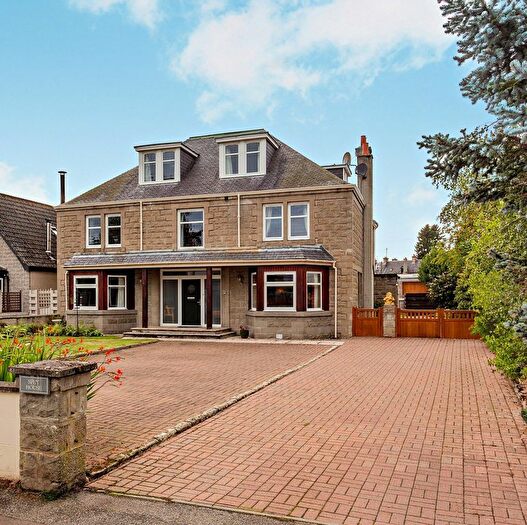 6 Bedroom Detached House For Sale In Heathfield Road, Grantown-On-Spey, Morayshire, PH26
