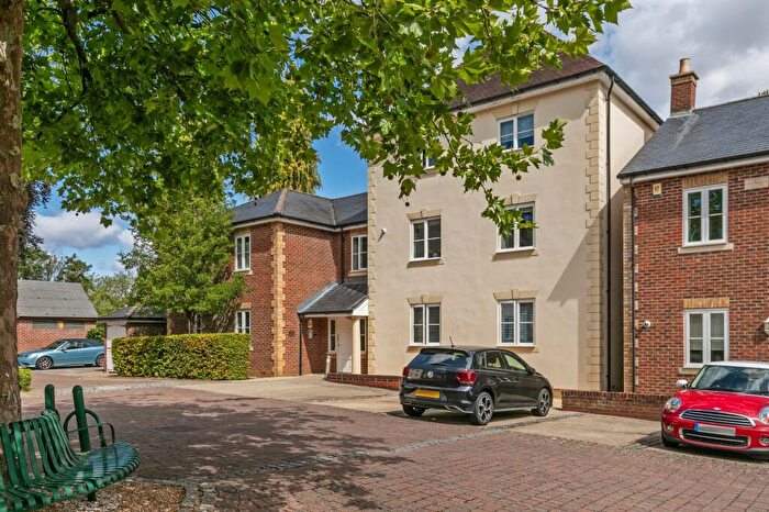 1 Bedroom Apartment For Sale In Loyd Lindsay Square, Winchester, SO22