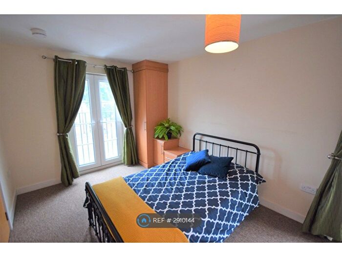 6 Bedroom Semi Detached House To Rent In Bartholomews Square, Bristol, BS7