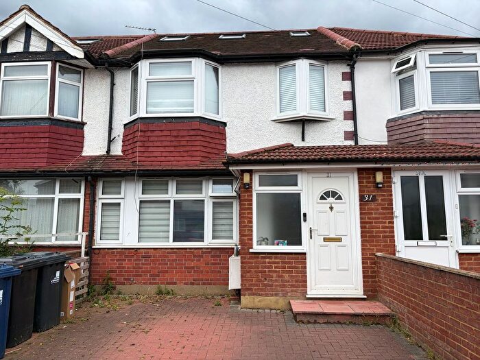 1 Bedroom Flat To Rent In Lynmouth Road, Perivale, Greenford, UB6