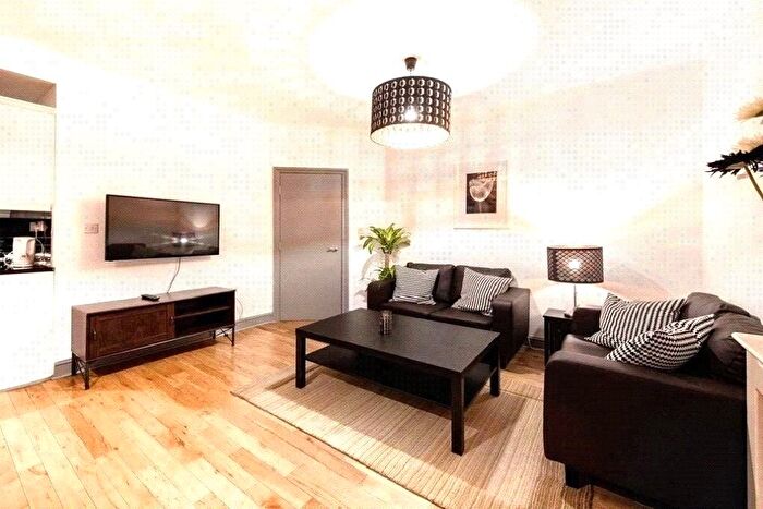 2 Bedroom Flat To Rent In Greatorex Street, London, E1