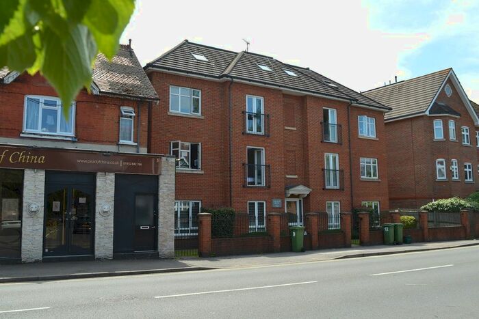 1 Bedroom Flat To Rent In Balfour House, Balfour Road, Weybridge, KT13
