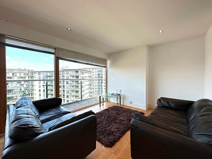 2 Bedroom Flat To Rent In La Salle, Chadwick Street, Hunslet, Leeds, LS10