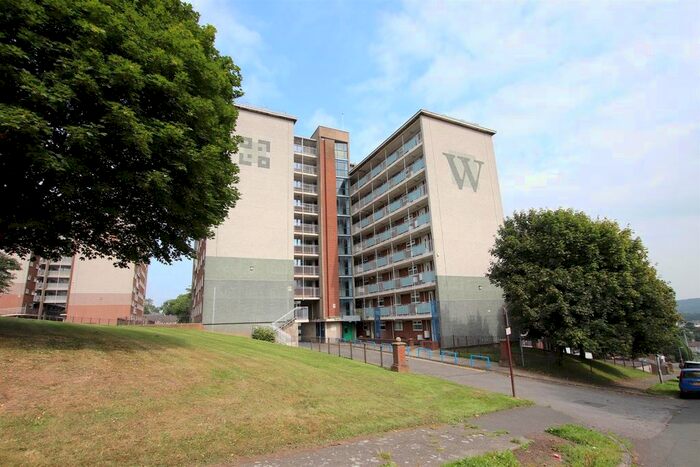 2 Bedroom Flat For Sale In Haigh Beck View, Idle, Bradford, BD10