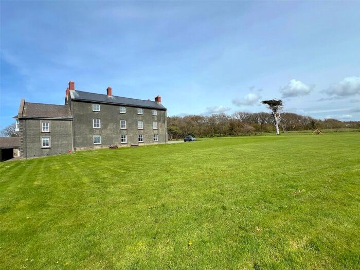 3 Bedroom Flat For Sale In Llanunwas, Solva, Haverfordwest, SA62