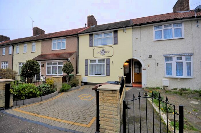 2 Bedroom Terraced House To Rent In Hunters Square, Dagenham, RM10