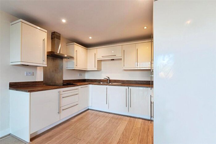 2 Bedroom Flat To Rent In Drift Court, Basin Approach, London, E16