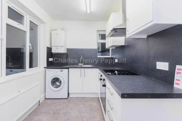 2 Bedroom Flat To Rent In Palmerston Road, Wood Green N22