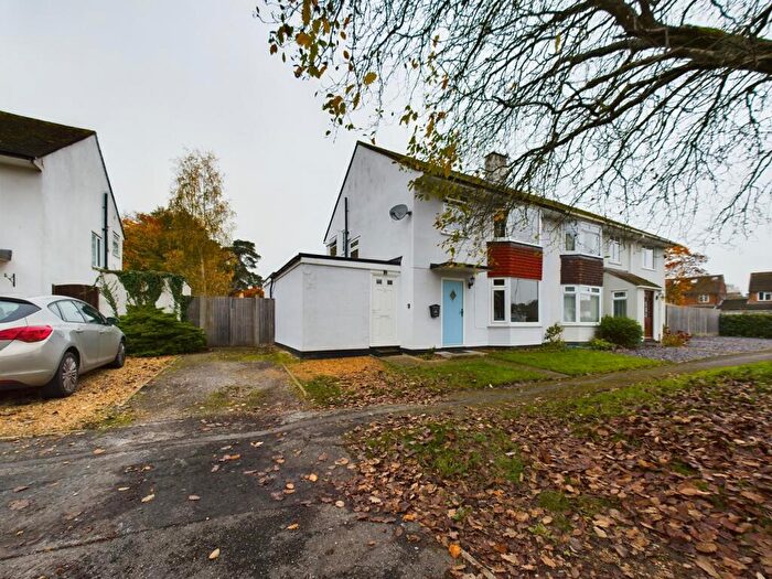 3 Bedroom Semi-Detached House For Sale In Portway, Tadley, RG26