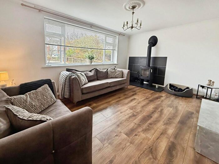 3 Bedroom Detached House For Sale In St. Nicholas Drive, Grimsby, Lincolnshire, DN37