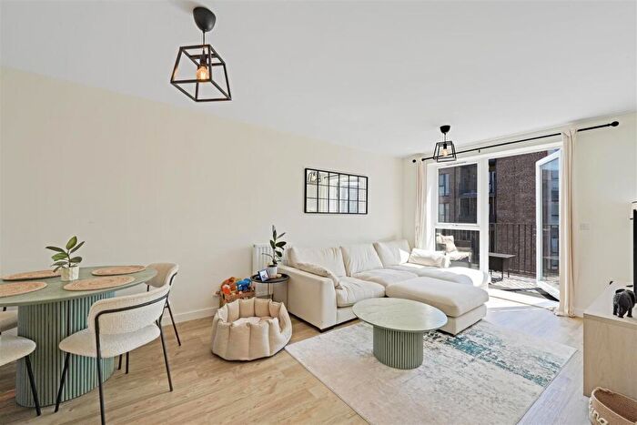 2 Bedroom Apartment For Sale In Academy Way, Loughton, IG10