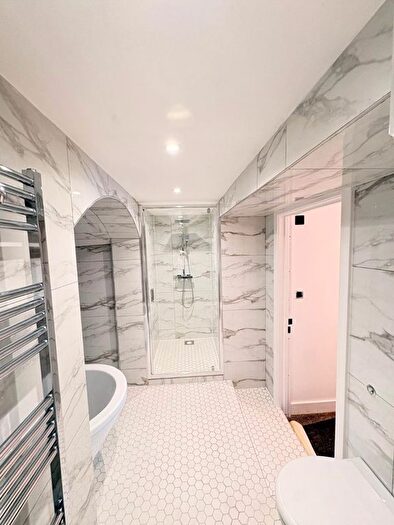 2 Bedroom Flat To Rent In Gold Heights, - Sandgate Esplanade, Sandgate, Folkestone, CT20