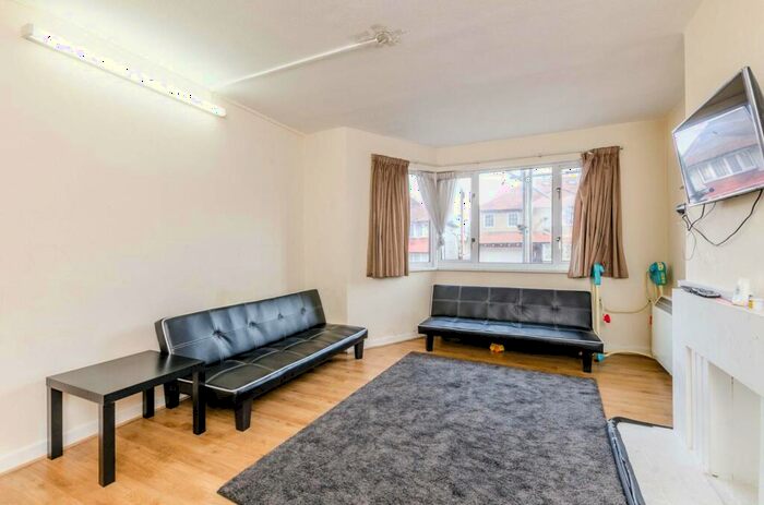 2 Bedroom Flat To Rent In Manor Court, , Harrow, HA1