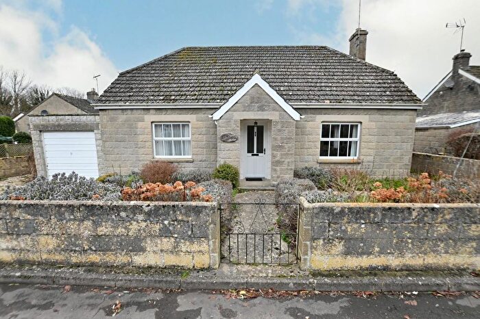 2 Bedroom Detached Bungalow For Sale In Little Horcott Lane, Fairford, GL7