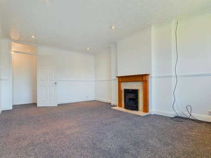 2 Bedroom Maisonette To Rent In Purcell Close, Brighton Hill, Basingstoke, RG22